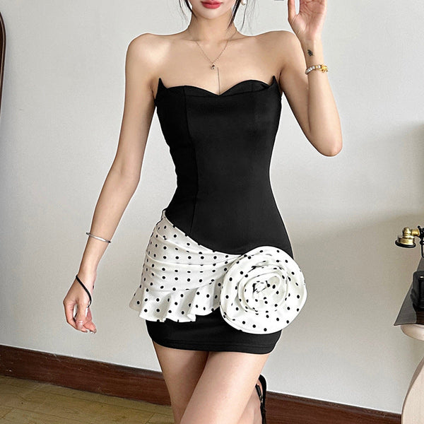 Flower applique backless polka dot mini dress