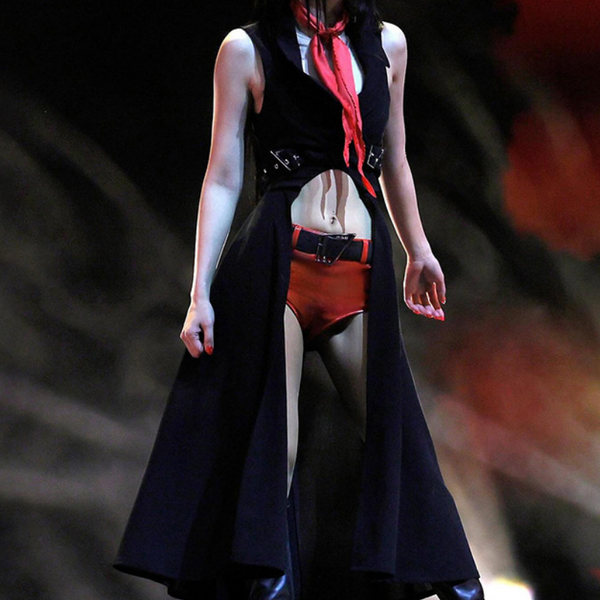 Sleeveless v neck buckle solid crop top