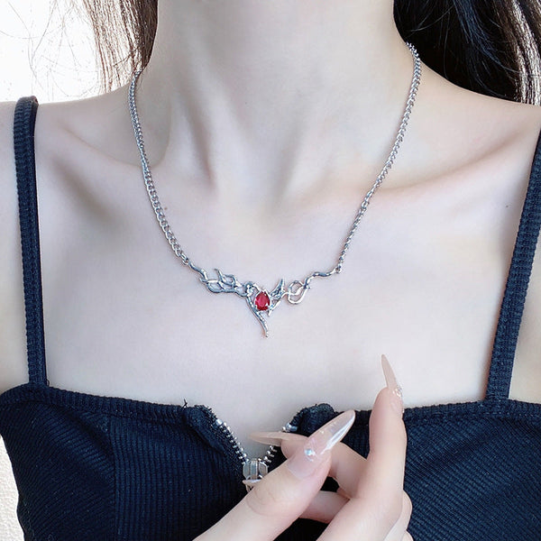 Heart pendant chain contrast necklace