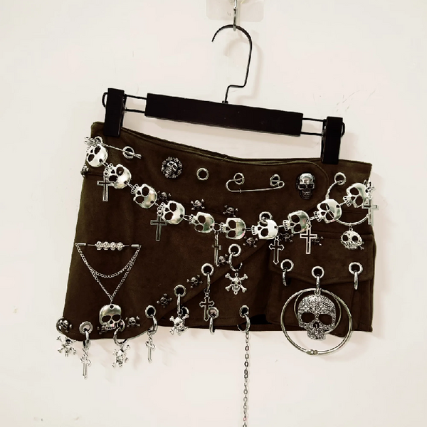 Skull applique waist chain pendant mini skirt