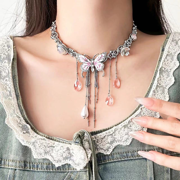 Collar de gargantilla de cadena de metal con colgante de flor de mariposa