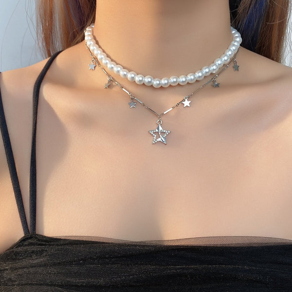 Star pendant faux pearl choker necklace