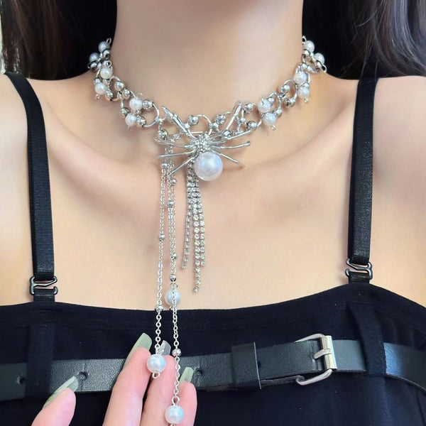 Spider decor faux pearl choker necklace