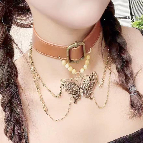 Collar de gargantilla con cuentas y colgante de mariposa con hebilla de cuero de PU