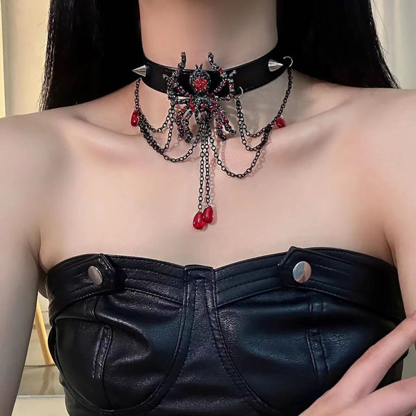 Spider pendant rhinestone rivet choker necklace