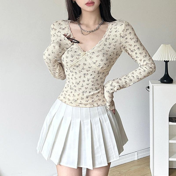 Flower print contrast long sleeve v neck lace hem top