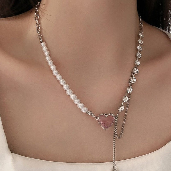 Collar en capas con diamantes de imitación y colgante de piedra en forma de corazón rosa con perla sintética 