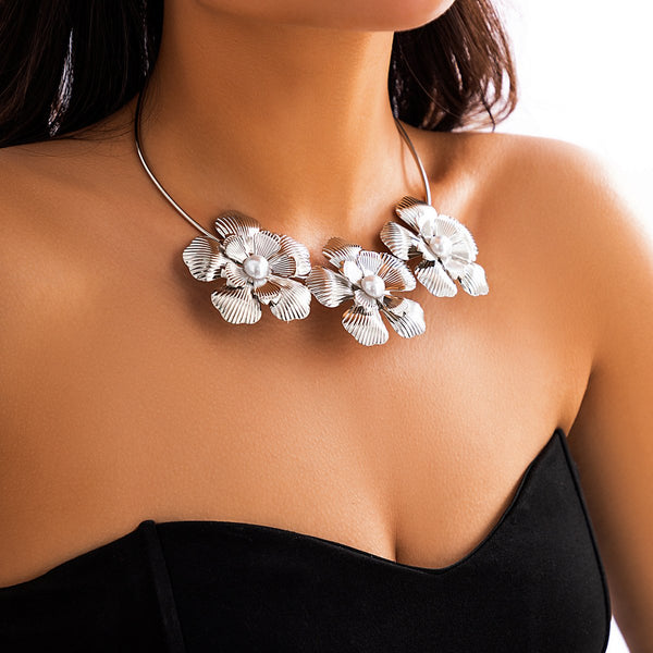 Flower applique metal choker necklace