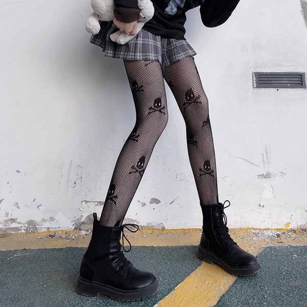 Skull pattern fishnet tights